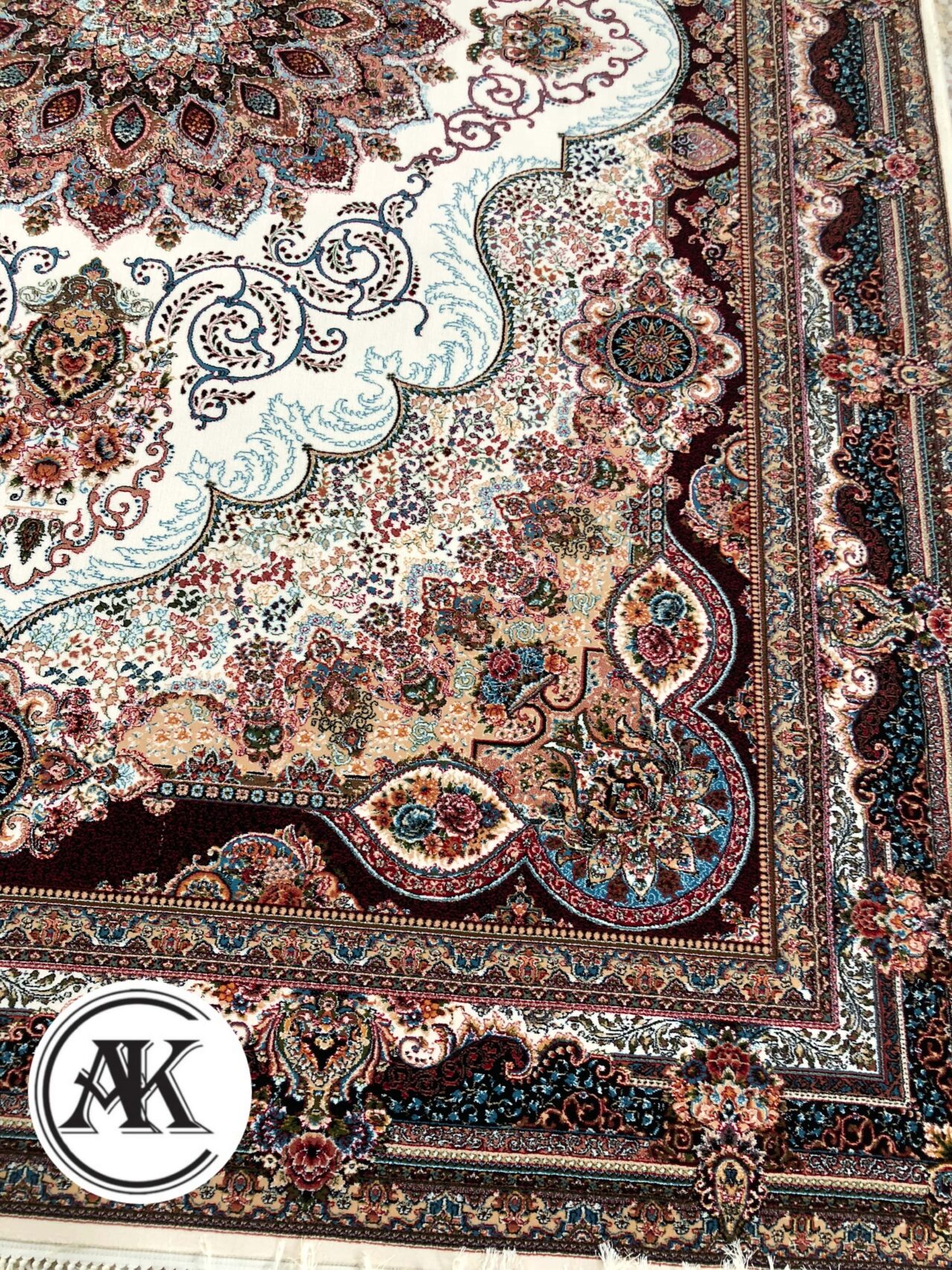 فرش 700 شانه آریا مهر کرم