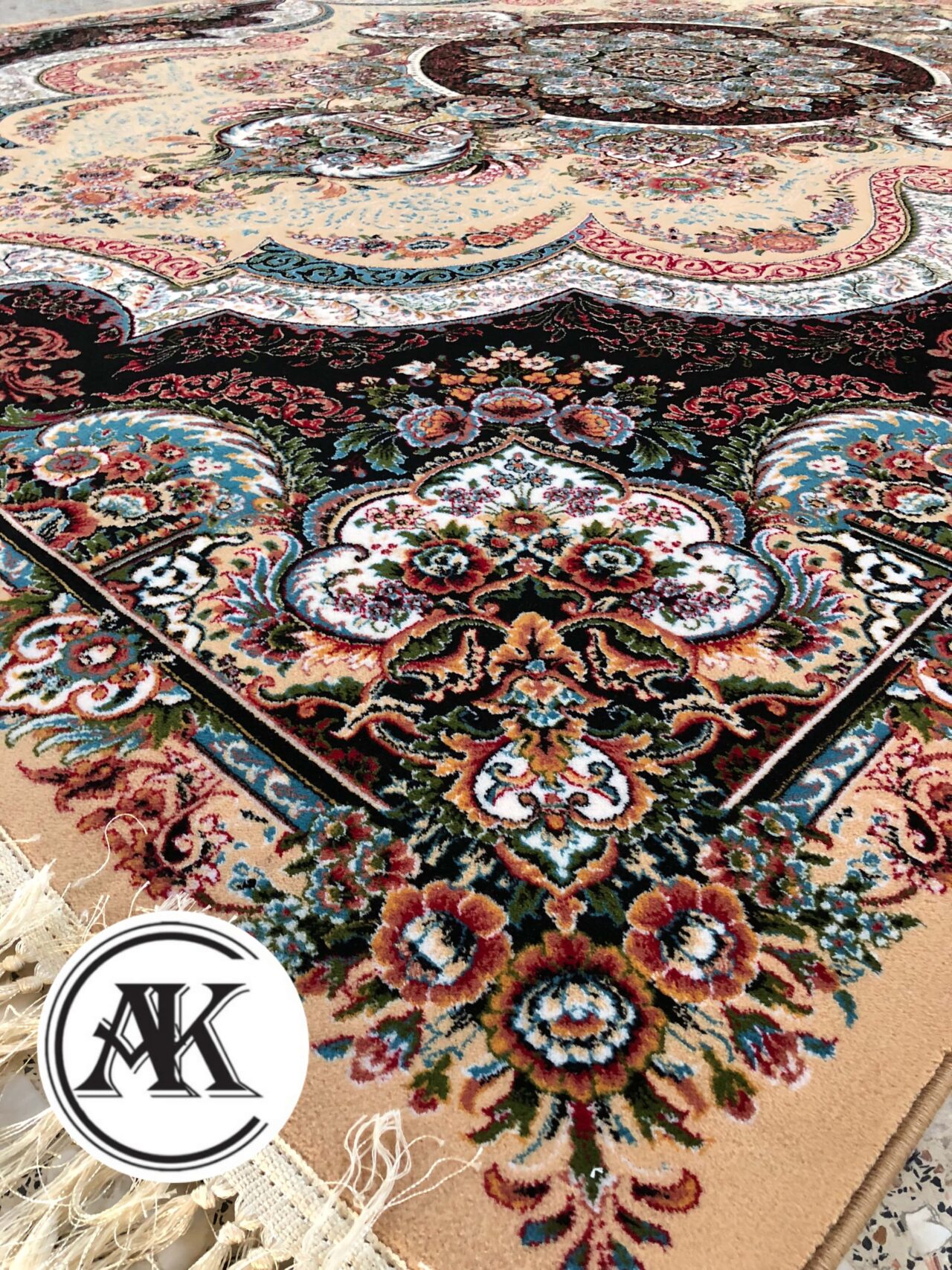 فرش 700 شانه شهیاد بادامی