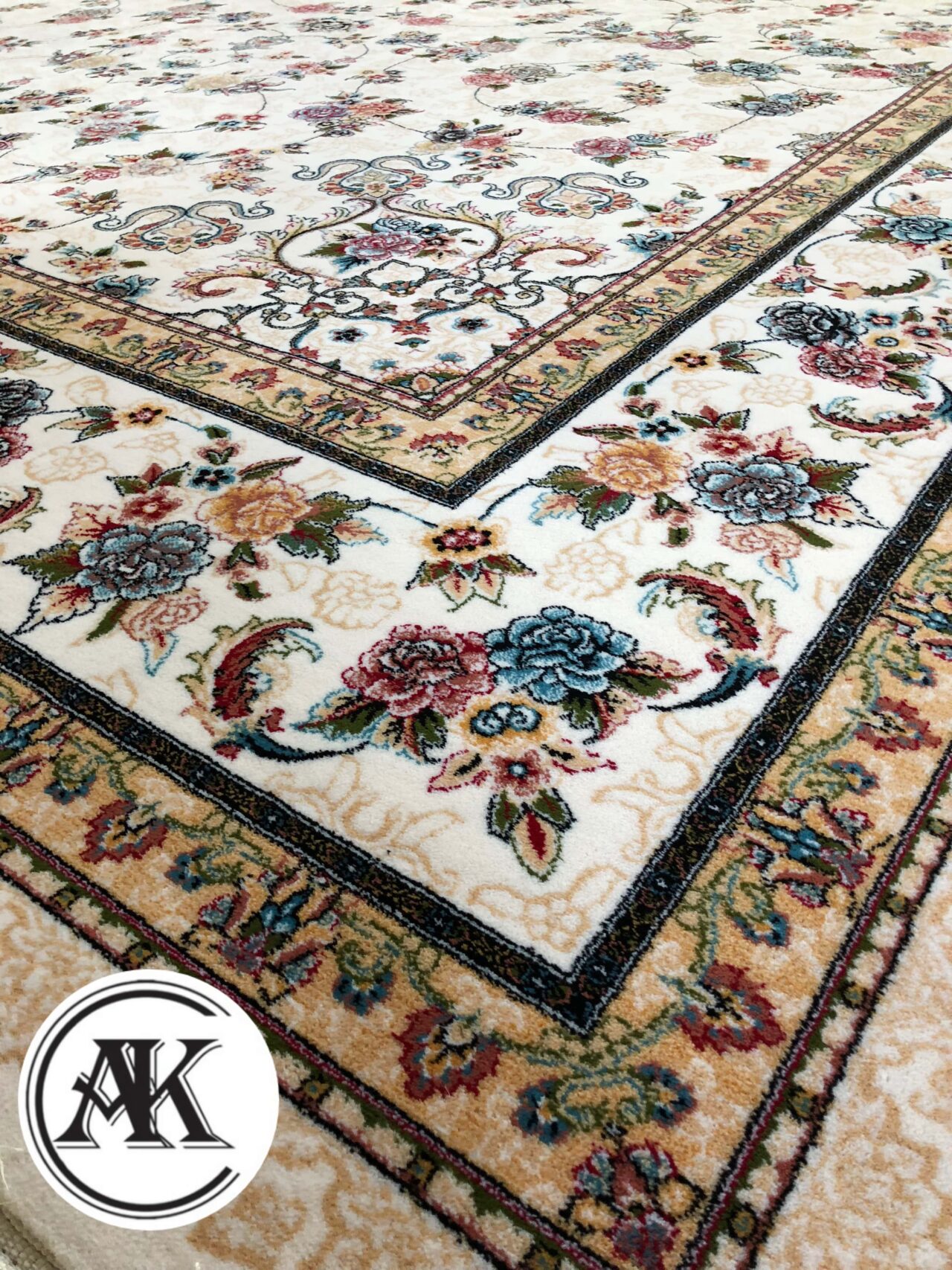 فرش 700 شانه گیلدا کرم