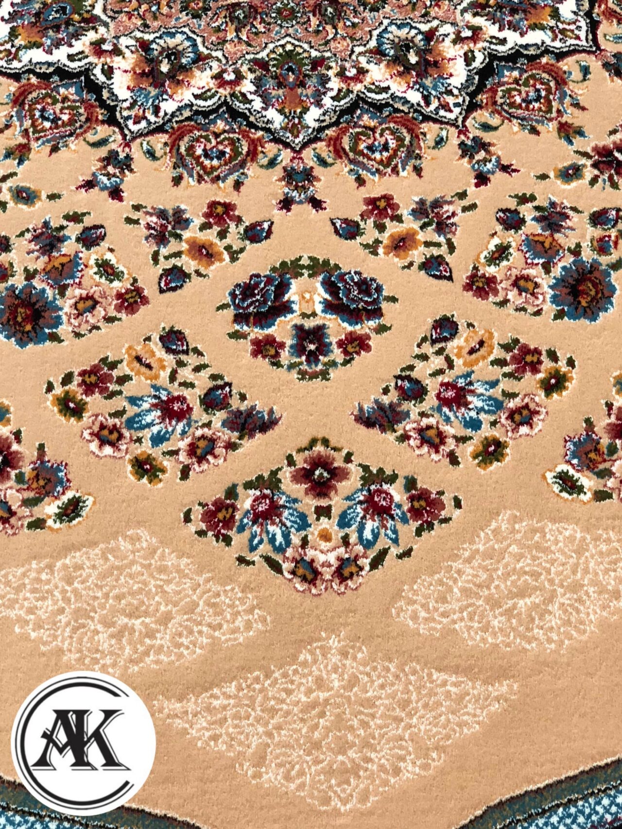 فرش 700 شانه لوکس بادامی