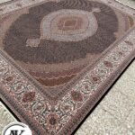 فرش 700 شانه ماهی اصیل سرمه_ای حاشیه کرم