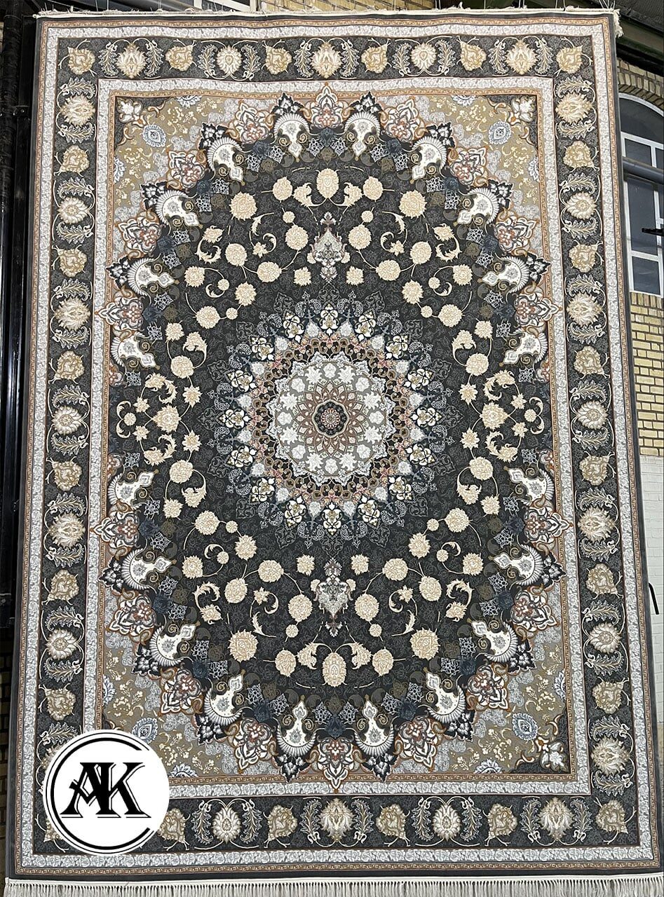 فرش-700-شانه-اصیل-زغالی-گل_برجسته