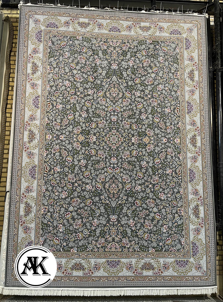 فرش-700-شانه-شاهان-زغالی-گل_برجسته