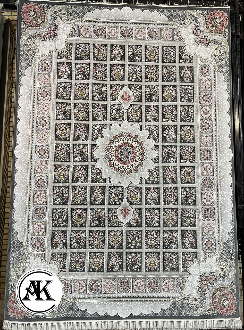 فرش-700-شانه-مانلی-زغالی-گل_برجسته