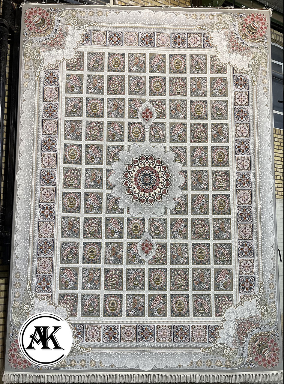 فرش-700-شانه-مانلی-نقره_ای-گل_برجسته