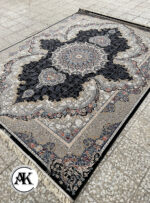 فرش 700 شانه کتیبه سرمه‌ای پالت دلفینی