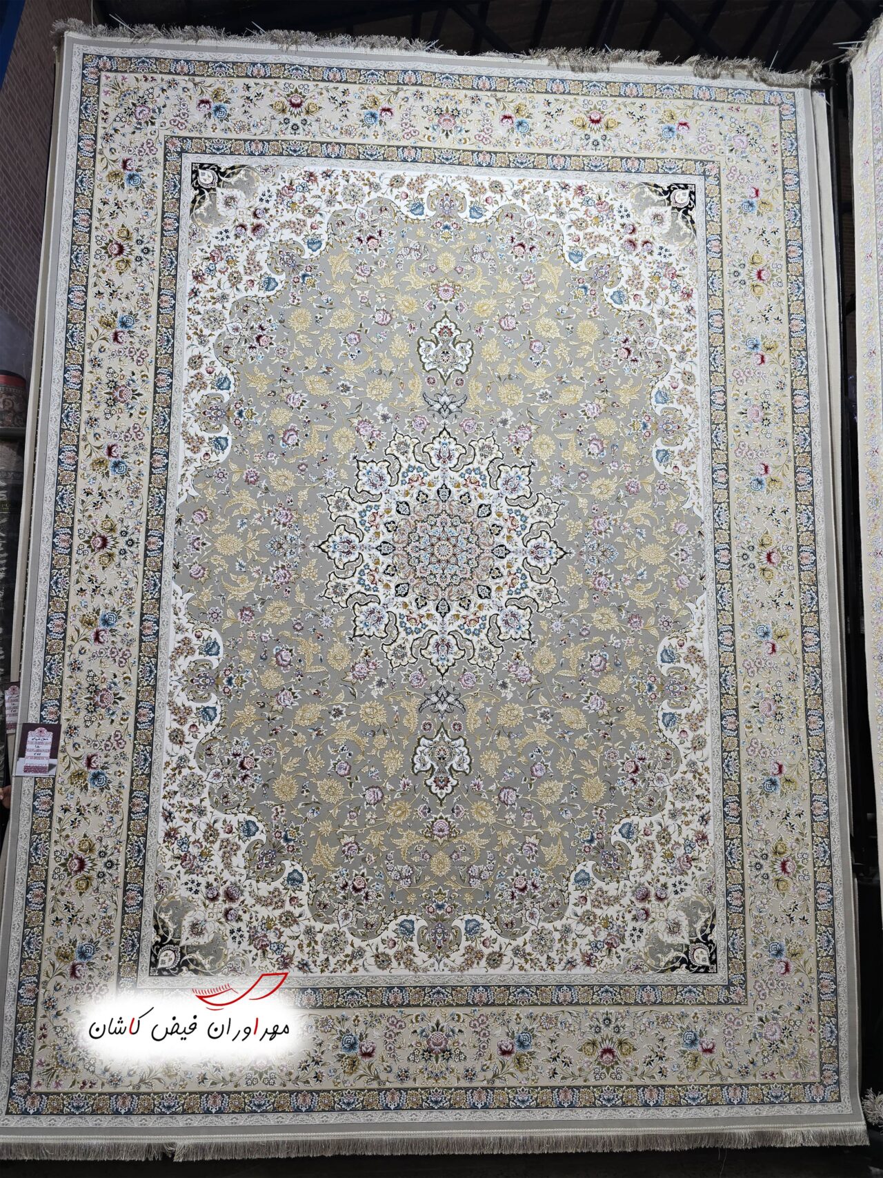 فرش 1500 شانه ماهان نقره‌ای