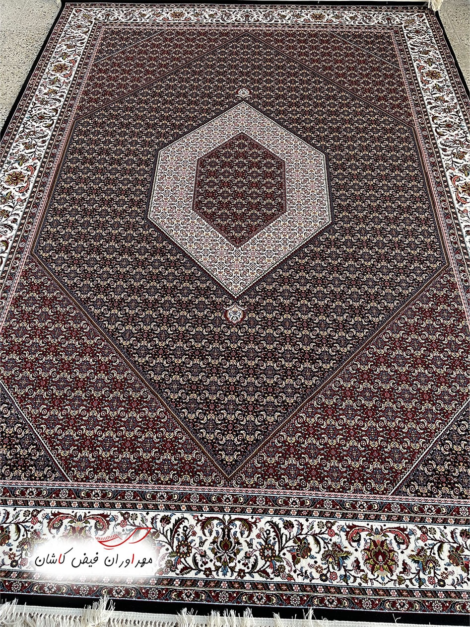 فرش 700 شانه بیجار سرمه‌ای با نخ اکریلیک (3)